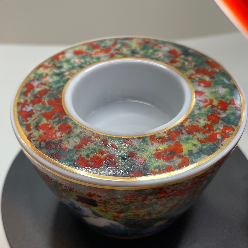 Goebel Ceramic Piece with Gold Accents - Picture 3 of 4